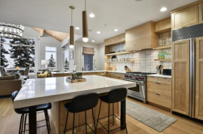 Lucky Star - 4 Bed Condo
